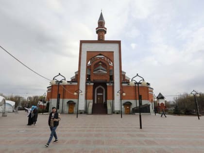 Равиль Гайнутдин на татарстанском ифтаре: «Чтобы встретиться с вами, два часа наблюдал за танками»