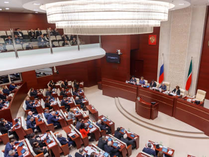 От санкций Татарстан спасет 23-й депутат. Борьба дня в Госсовете РТ