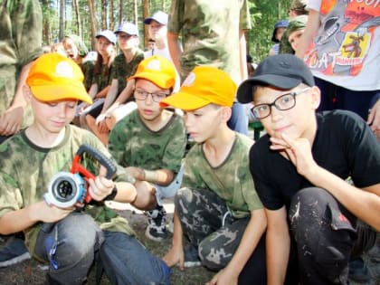 Зеленодольские пожарные провели занятия в детском лагере «Мечта»