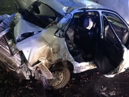 Такси превратилось в груду металла в результате ДТП в Челнах, пострадал водитель