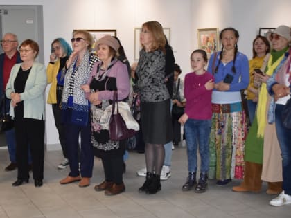 В картинной галерее Челнов открылась выставка Ольги Новожиловой «Илhам»