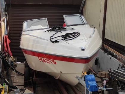 В Татарстане четыре человека пострадали из-за вспышки паров в двигателе лодки