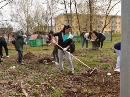 В Альметьевске прошел общегородской субботник в рамках санитарно-экологического двухмесячника