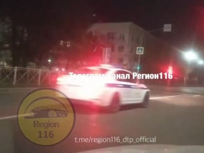 «Форсаж пересмотрел»: ночную погоню гаишников за лихачом сняли на видео в Казани