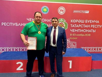 Вновь на пьедестале почета. На чемпионате РТ по борьбе корэш среди мужчин Фирдус Зайнуллин занял 1 место