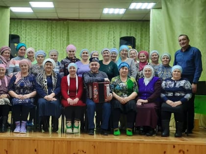 Сотрудники Илеберской сельской библиотеки и клуба в честь этого праздника провели литературно – тематический вечер под названием  “Ана күңеле диңгез”.Участникам была представлена к