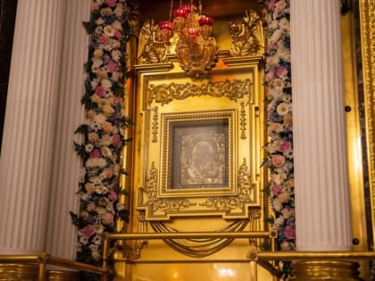 Силами Иоанно-Кронштадтского прихода состоялся молебен с акафистом перед чудотворной иконой Божией Матери в Казанском соборе