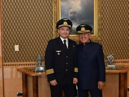 Минниханов встретился с летчиком, посадившим самолет в кукурузном поле, чем спас более 200 пассажиров