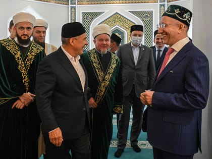 «У нас все в татарском стиле»: как мечеть Рауза украсила район Советской площади в Казани