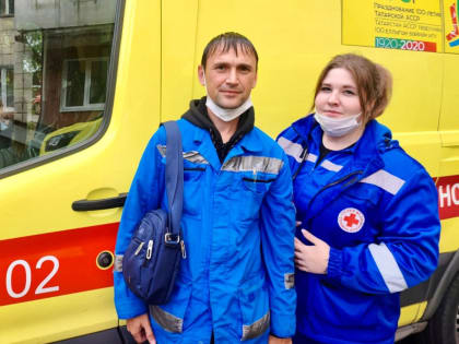 Фельдшеры скорой помощи спасли жизнь казанца, который потерял сознание и перестал дышать