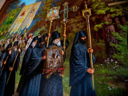 «Матерь Божия идет на избавление города из Седмиезерной пустыни»