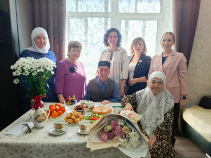 Казанская семья Гиззатуллиных отметила 70-летие супружеской жизни