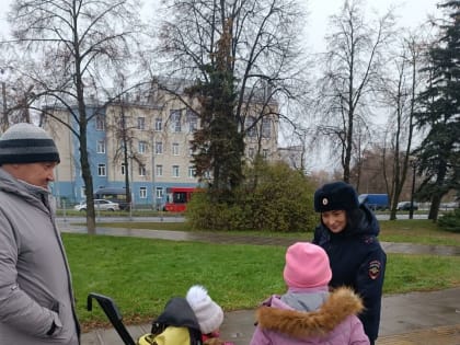 Автоинспекторы Казани в парке «Крылья Советов» рассказали детям о правилах поведения на дороге
