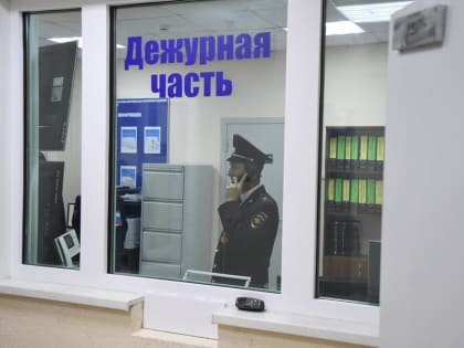 Пенсионерка из Казани передала мошеннику 100 тысяч рублей