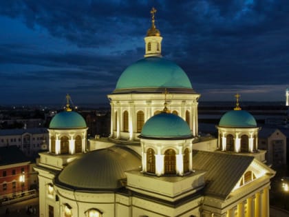 В канун праздника Усекновения главы Иоанна Предтечи митрополит Кирилл совершил всенощное бдение в Казанском кафедральном соборе