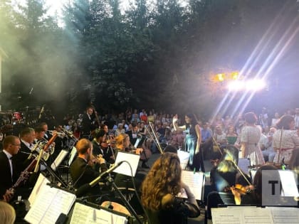 «Прекрасные мелодии прошлого»: в Казани прошел ретроконцерт «Свои люди»