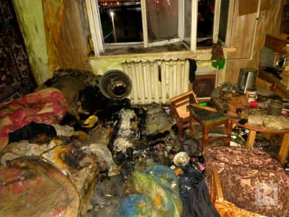 Житель Казани погиб, уснув на загоревшемся диване