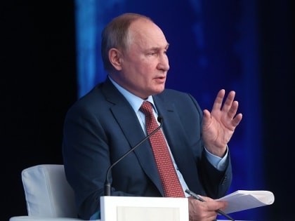 Владимир Путин объяснил, почему не пользуется интернетом