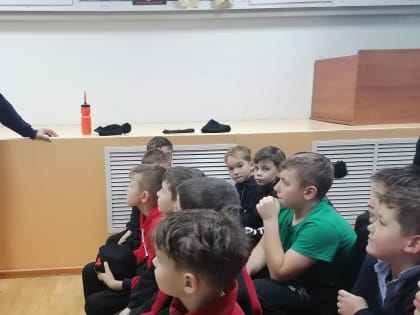 1 декабря 2022 года тренер Ильдар Ганиев провел беседу на тему: «Доброта спасет мир!»,  приуроченную  ко  Дню инвалидов.