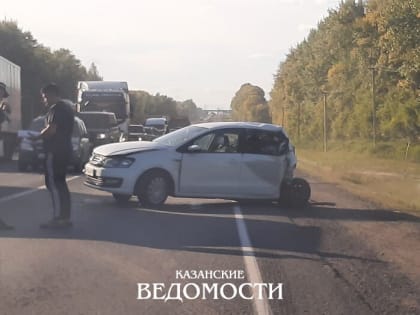 В Татарстане на трассе Казань-Чистополь из-за серьезной аварии образовалась большая пробка