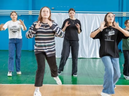 На юго-востоке Татарстана детям в лагерях отдыха подарили на память саженцы