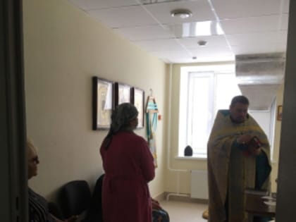 Помощник руководителя отдела по больничному служению совершил молебен в молитвенной комнате при стационаре Чистопольской ЦРБ