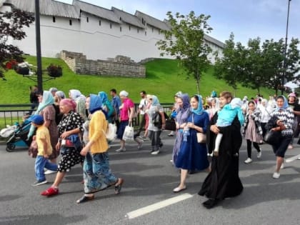 Спассцы приняли участие в крестном ходе в честь Казанской иконы Божией Матери