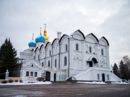 В Неделю 20-ю по Пятидесятнице митрополит Кирилл совершил Литургию в Благовещенском соборе Казанского кремля