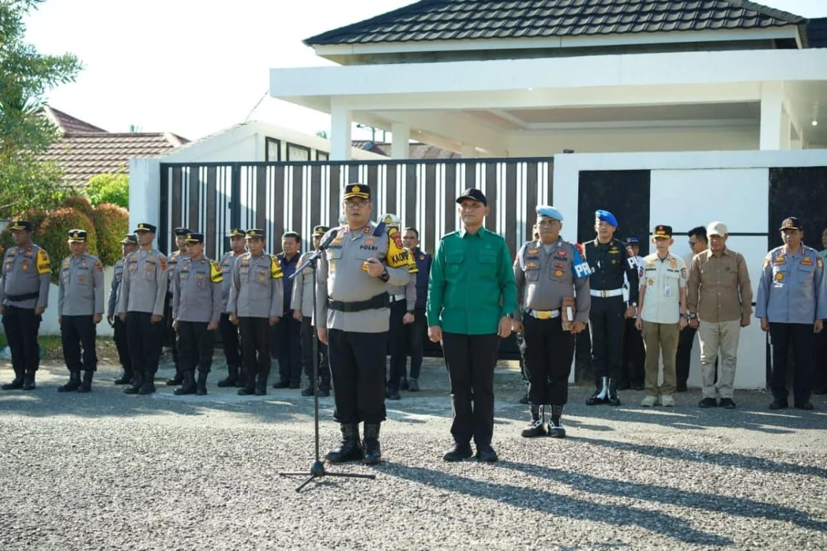 Bupati dan Kapolres Sarolangun Pimpin Apel Pengamanan Takbiran dan Ikuti Zoom Metting Pemantauan Sitkamtibmas Malam Lebaran 1447 H.