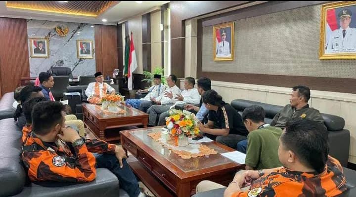 PENEGASAN SIKAP BRIGEZ DAN PEMUDA PANCASILA TERKAIT PENGELOLAAN PASAR DI KABUPATEN BEKASI