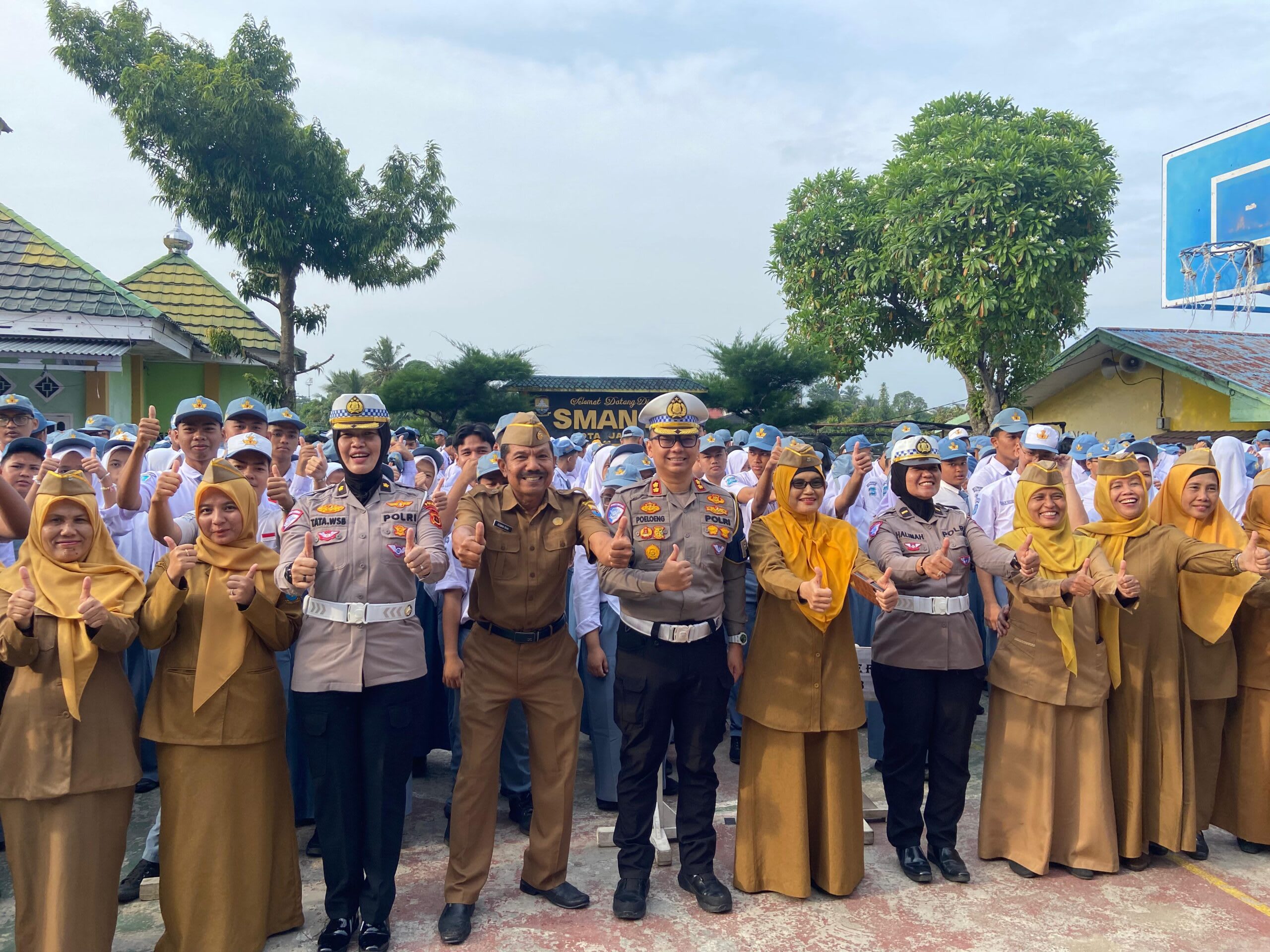 Ditlantas Polda Jambi Gencarkan Edukasi Keselamatan Lalu Lintas di Empat Sekolah, Kukuhkan Paskibraka hingga Cek Kendaraan Siswa