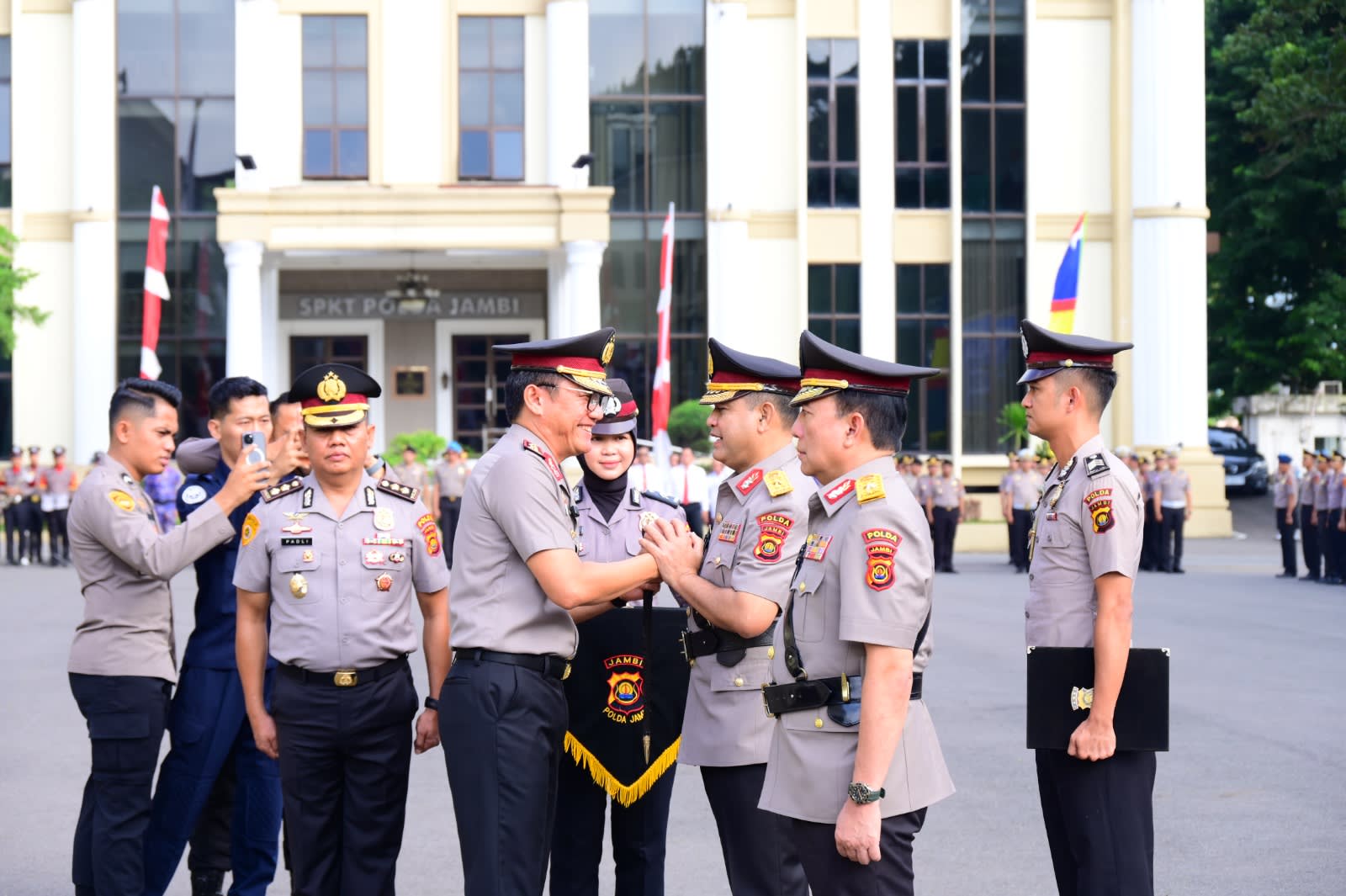 Kapolda Jambi Pimpin Sertijab Wakapolda, Brigjen Pol. B. Ali, S.H.,S.I.K Resmi Jabat Wakapolda Jambi