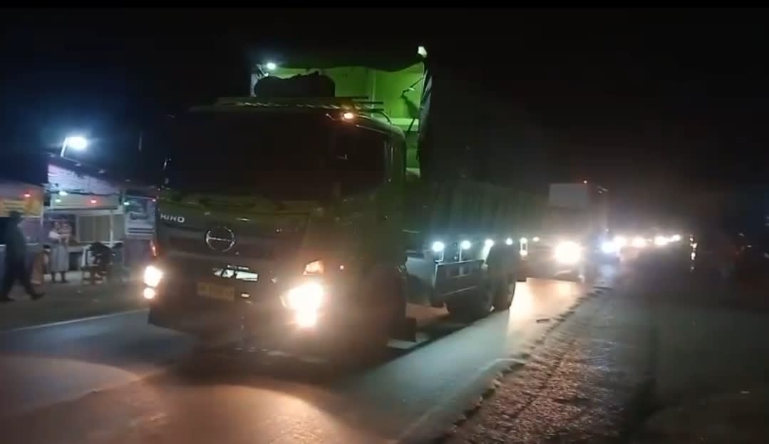 Geram …!!! Masyarakat Senamat  Pelepat Melakukan Penyekatan Jalan  Terhadap Truk Batubara Yang Melintas Di Jalinsum