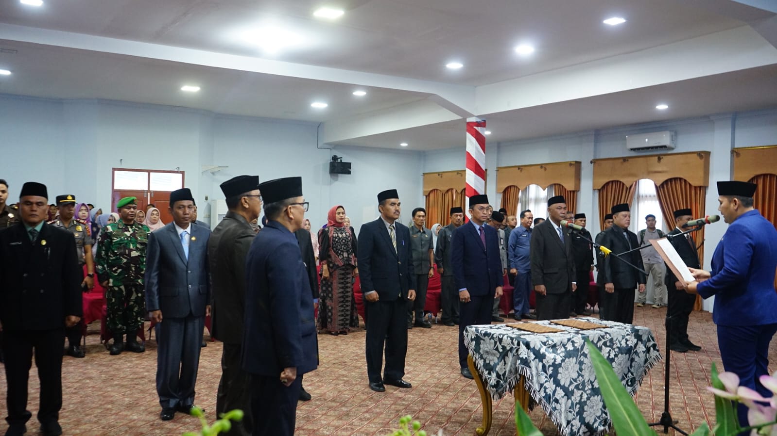 Bupati M. Syukur Lantik 8 Pejabat Eselon II
