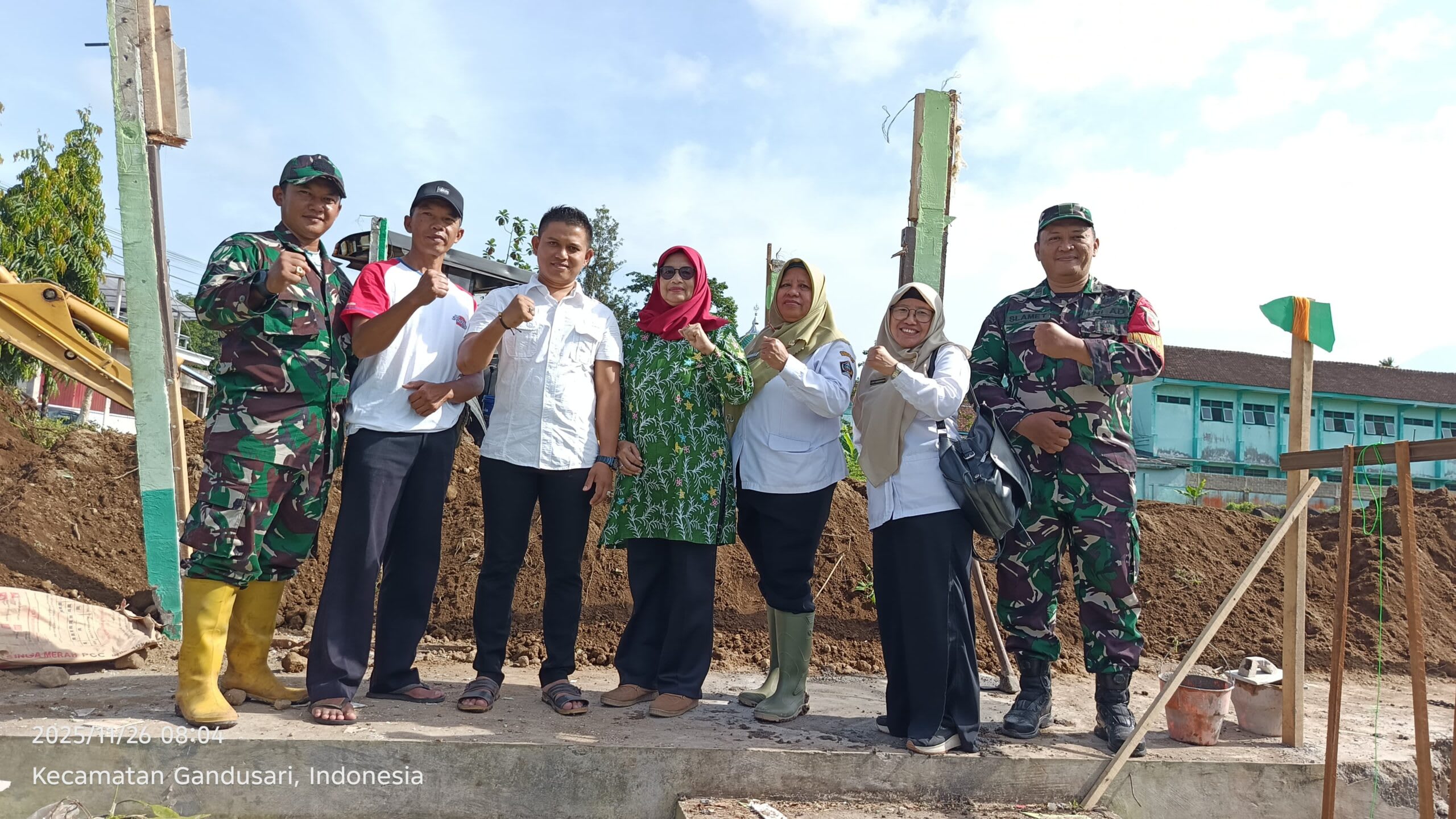 Peletakan Batu Pertama Pembangunan Gerai KDMP Desa Semen