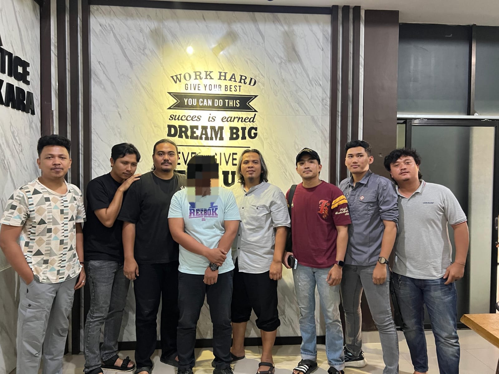 Akibat Rekam Rekan Kerja Yang Baru Selesai Mandi, Seorang Pria Dicokok Polisi