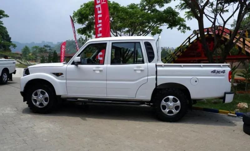 Sorotan DPR terhadap Rencana Impor 105.000 Mobil dari India untuk Kopdes Merah Putih