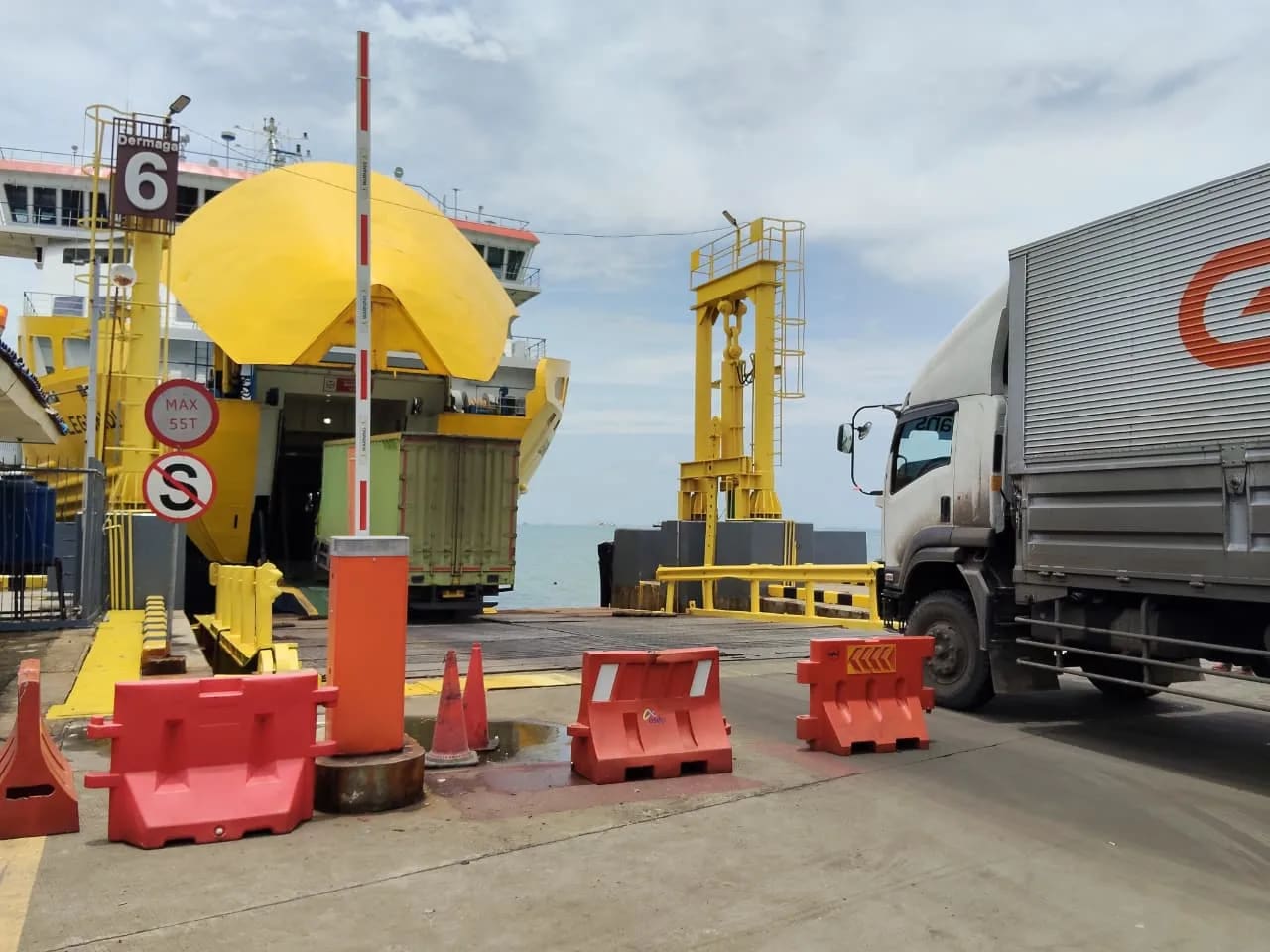 Antisipasi Lonjakan 5,8 Juta Pemudik, ASDP Perkuat Layanan Nasional