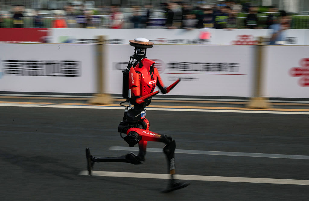 Lomba Lari Setengah Maraton di Beijing: Robot Mengalahkan Rekor Manusia