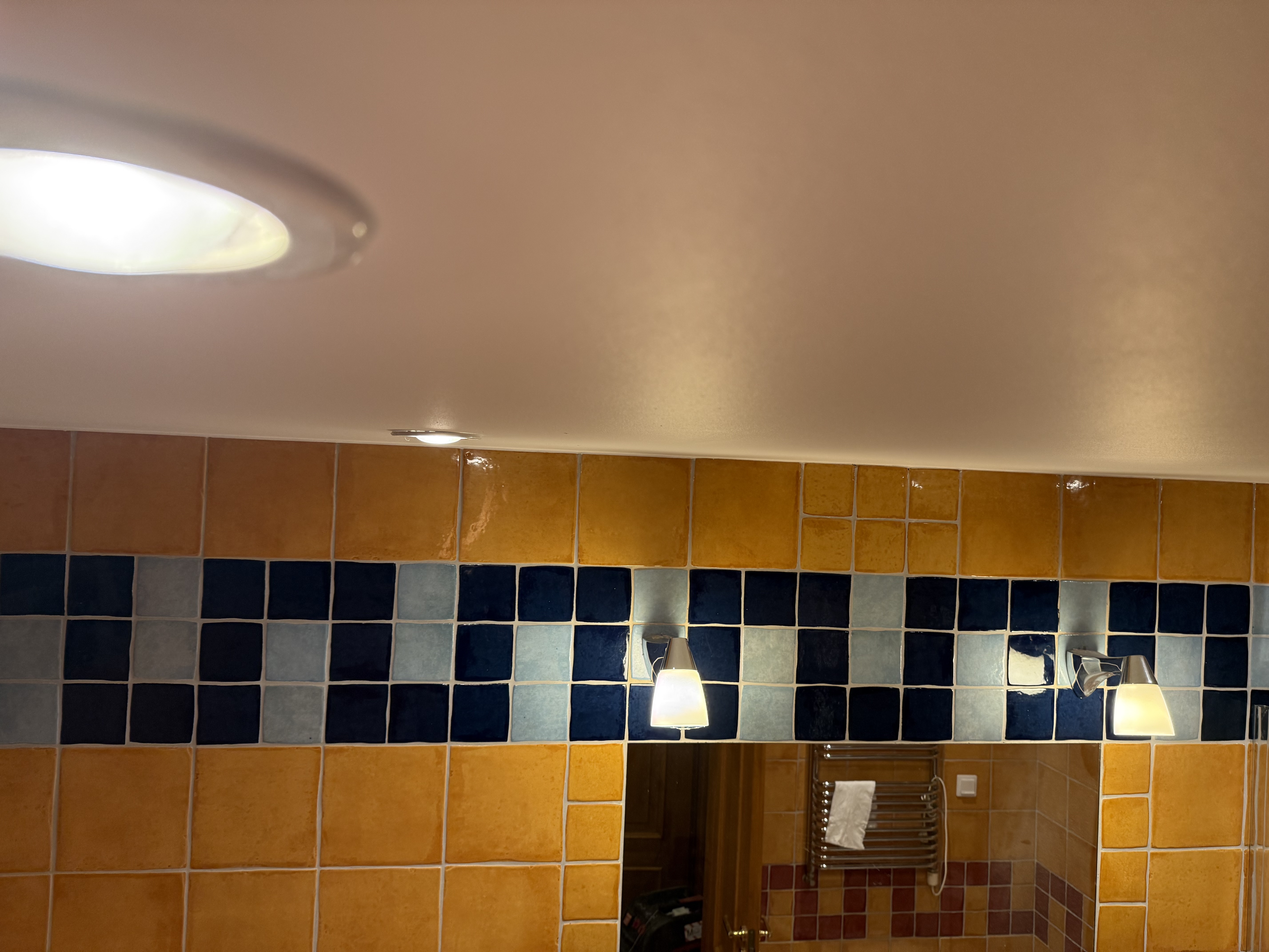 Odświeżenie sufitu w łazience