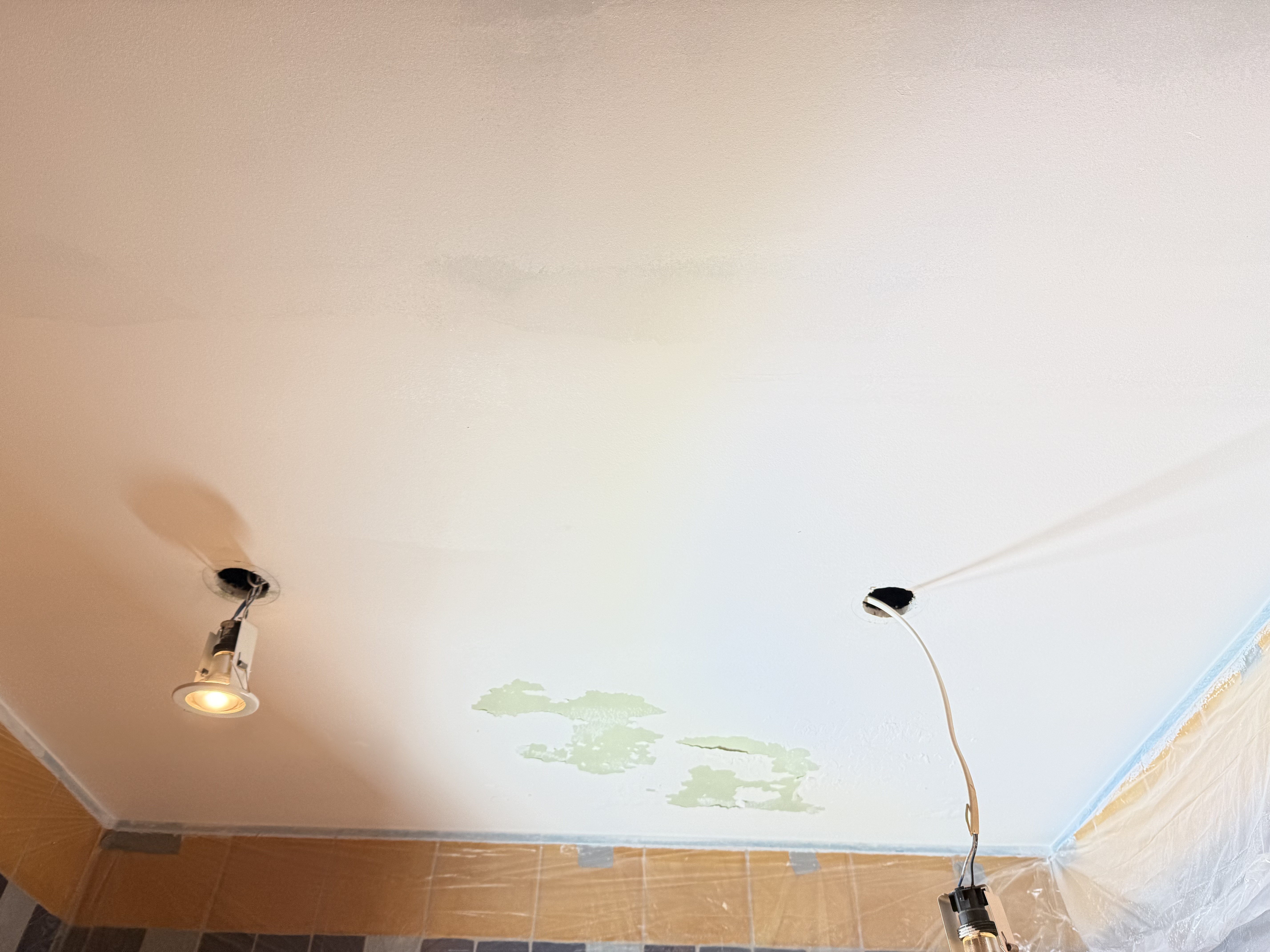 Odświeżenie sufitu w łazience