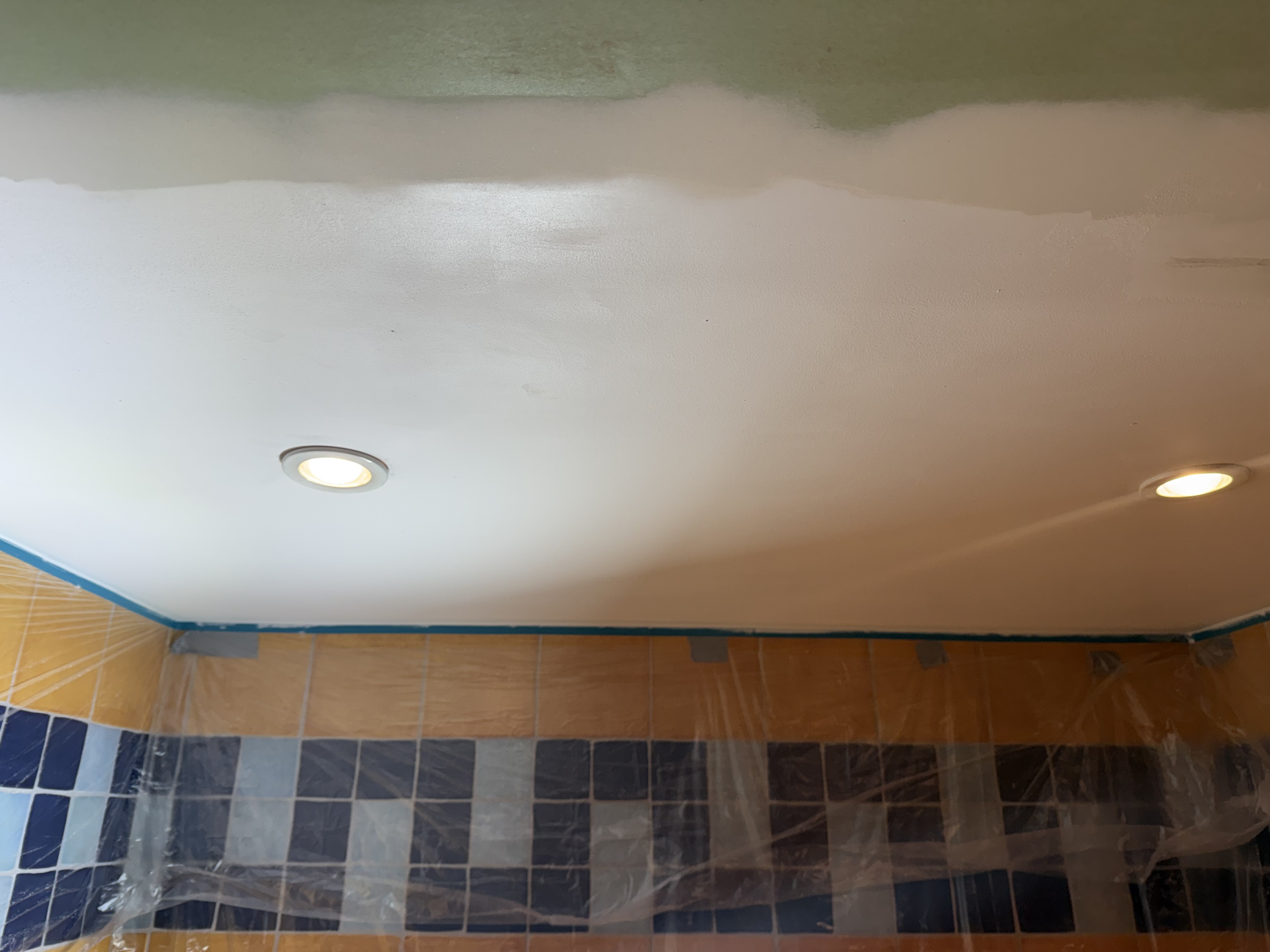 Odświeżenie sufitu w łazience