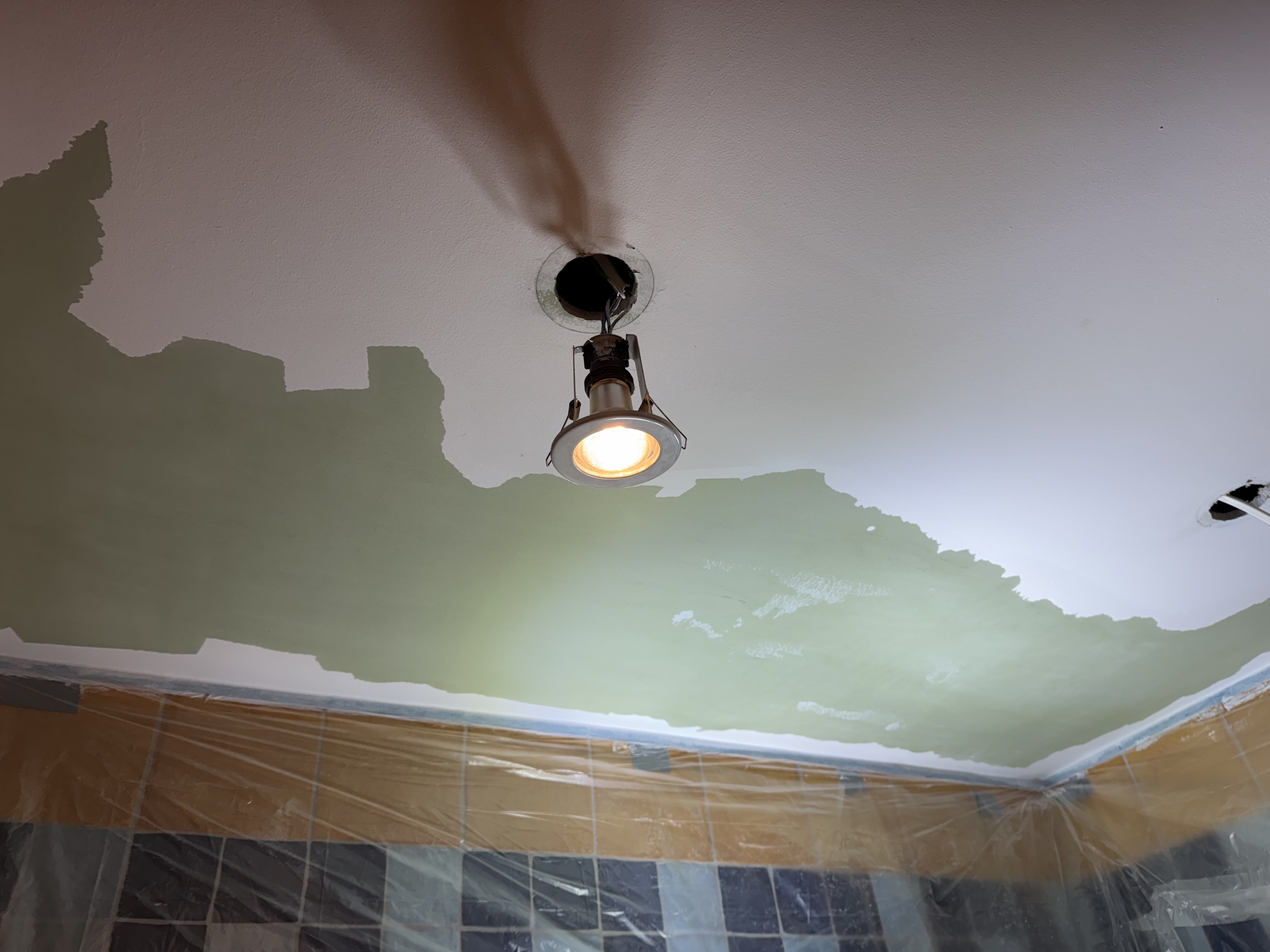 Odświeżenie sufitu w łazience