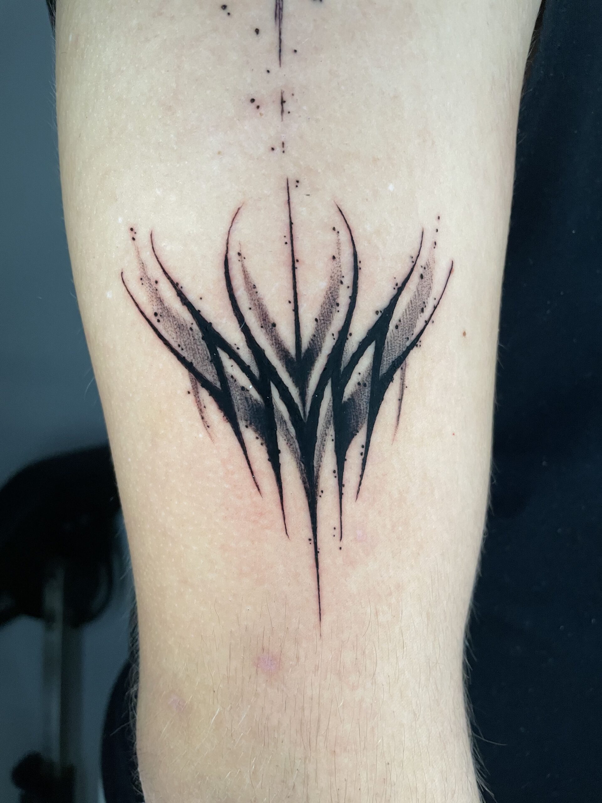 Tatuaggio blackwork/ cyber sigilism Torino