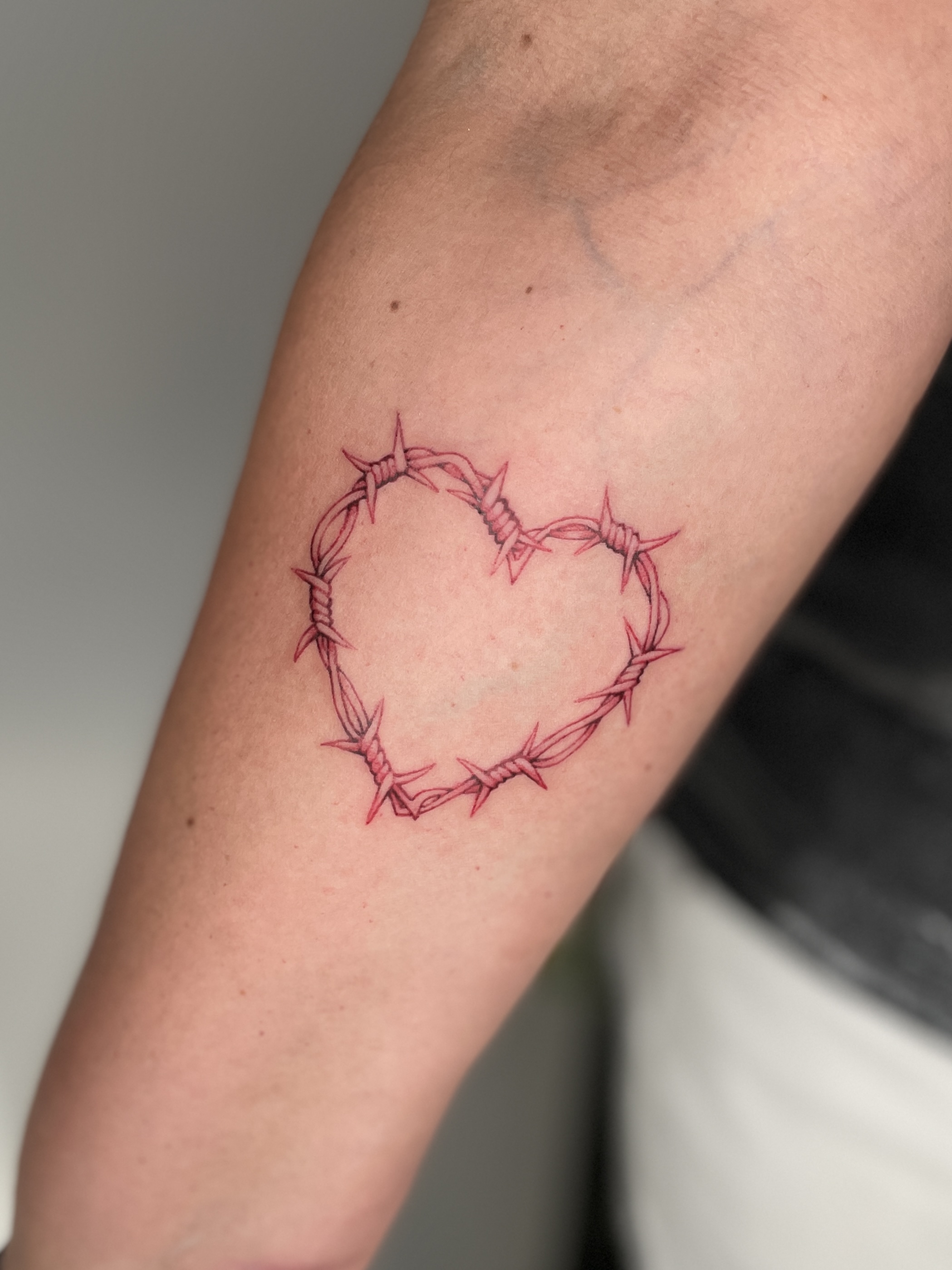 Tatuaggi Fine Line: eleganza, precisione e dettagli sottili