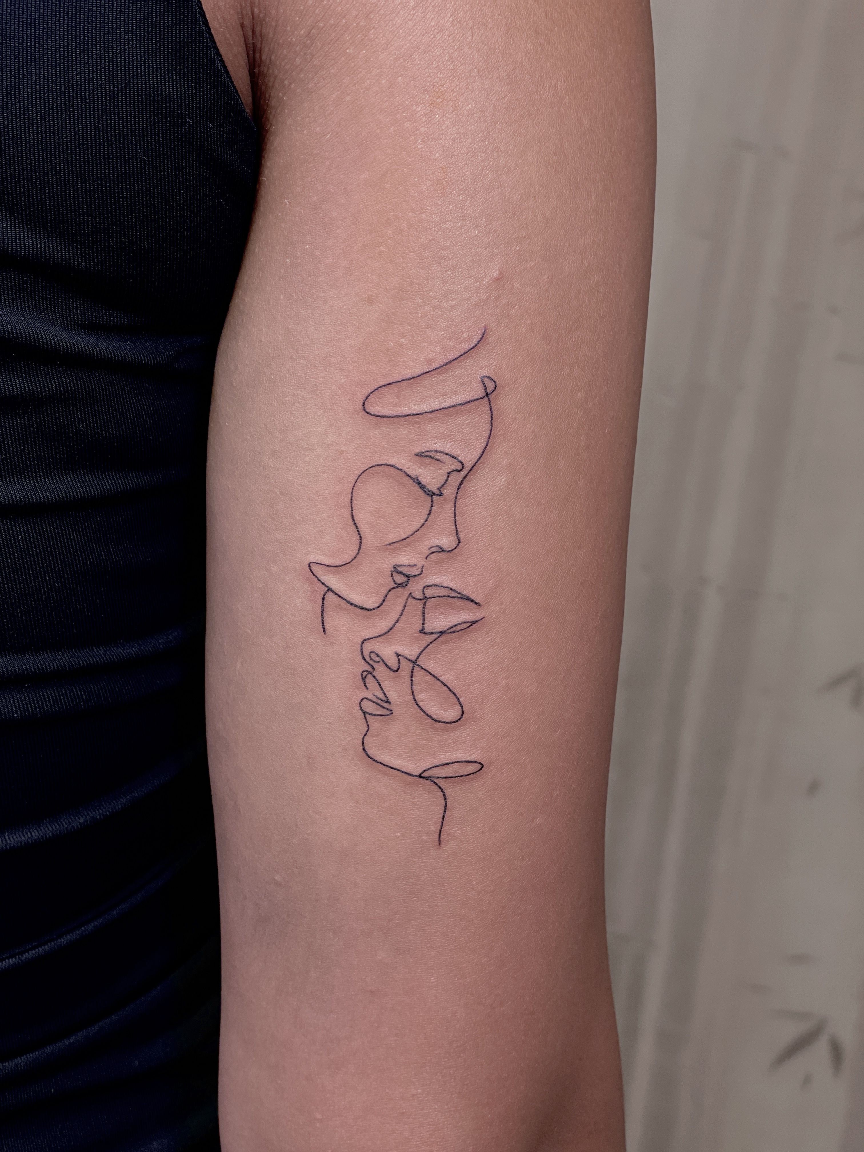 Tatuaggi Fine Line: eleganza, precisione e dettagli sottili