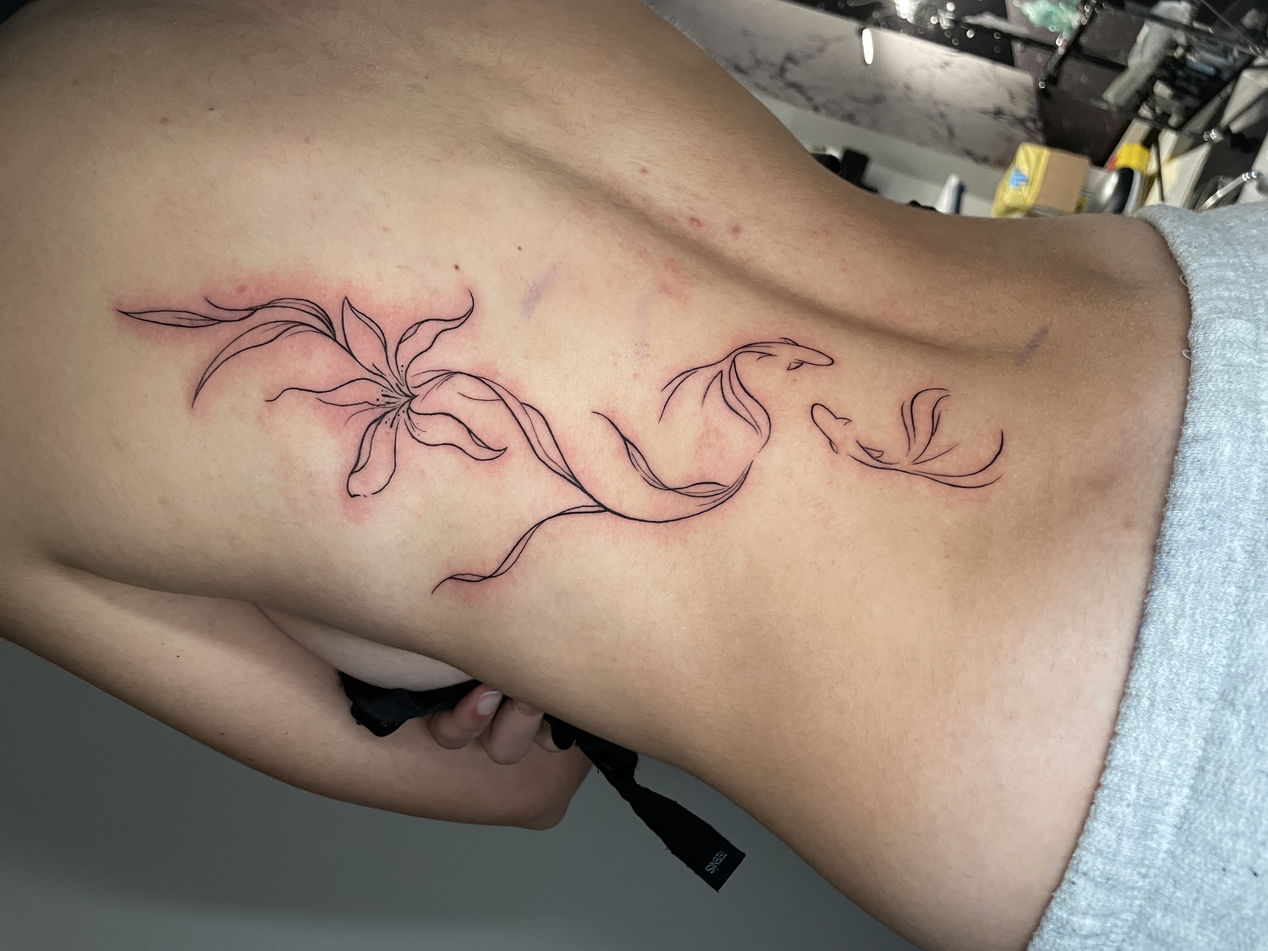 Tatuaggi Fine Line: eleganza, precisione e dettagli sottili