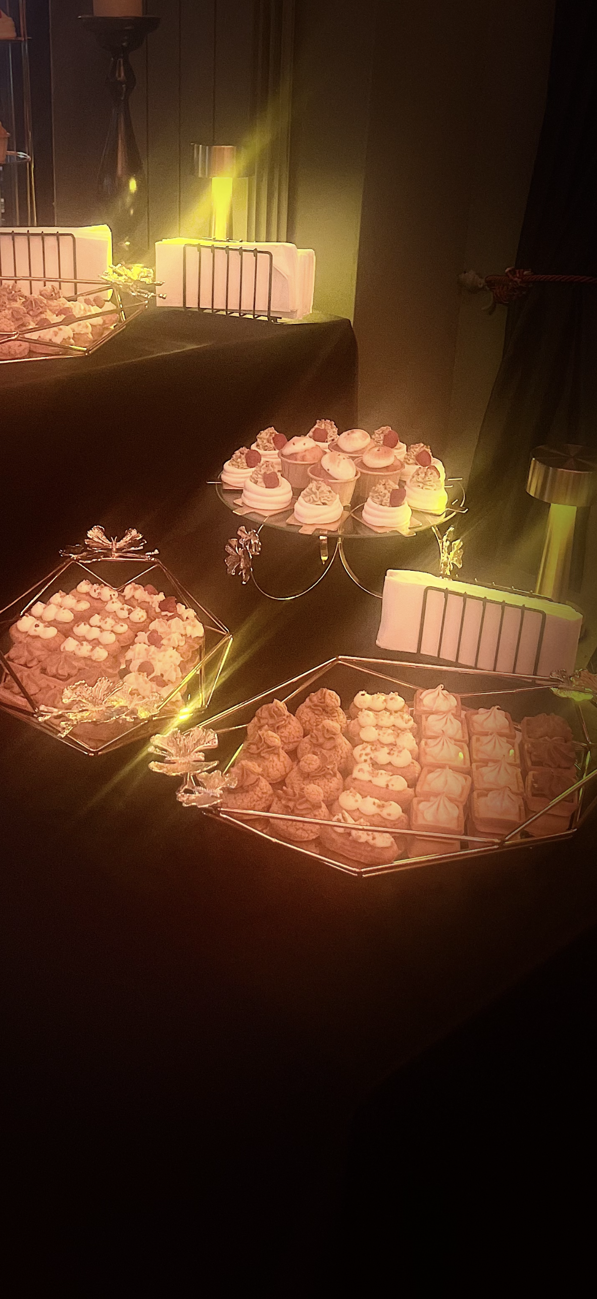 Candy bar si torturi - Image 8