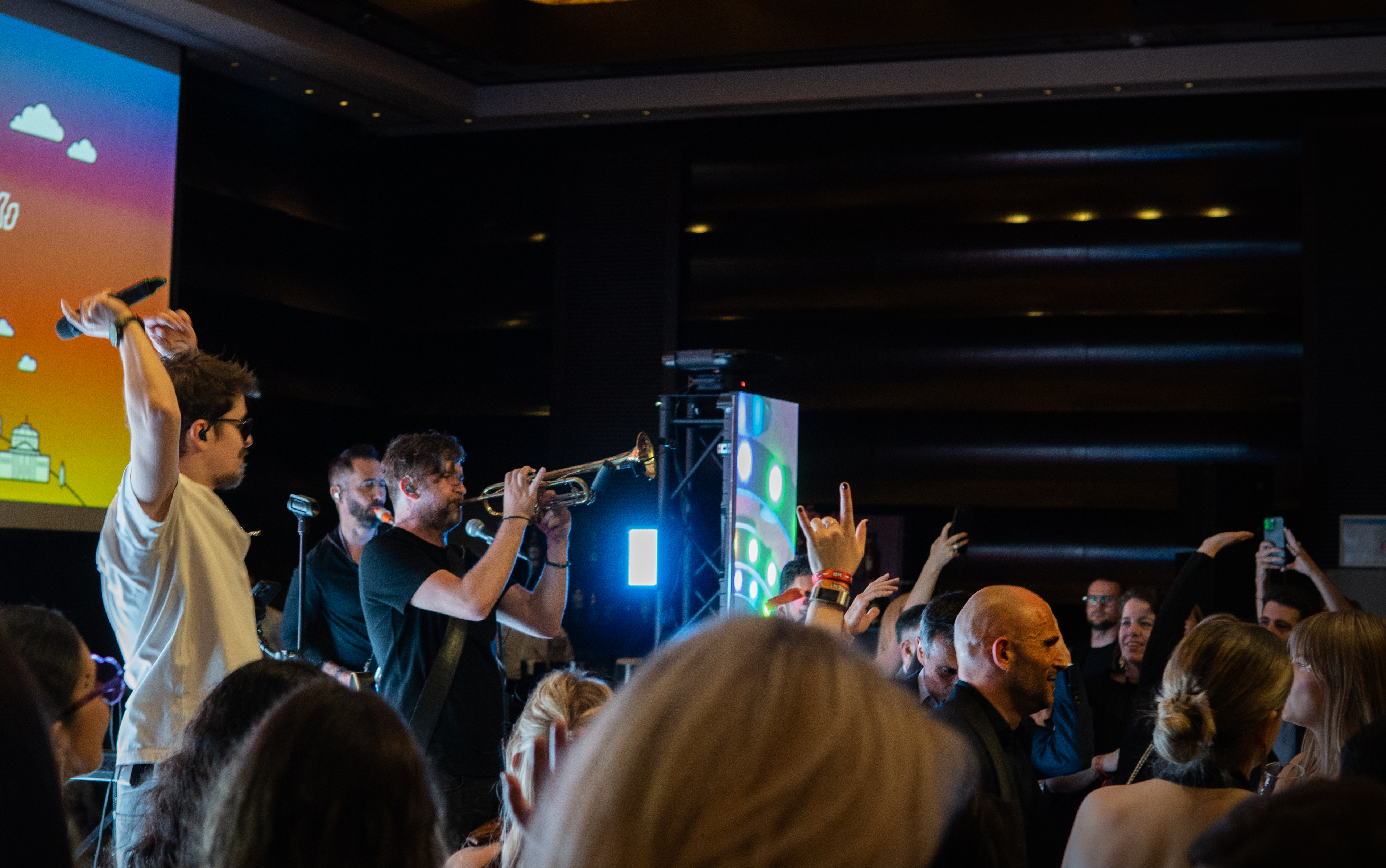 Overnite Band - Trupa Nunta | Formatie nunta - Image 7