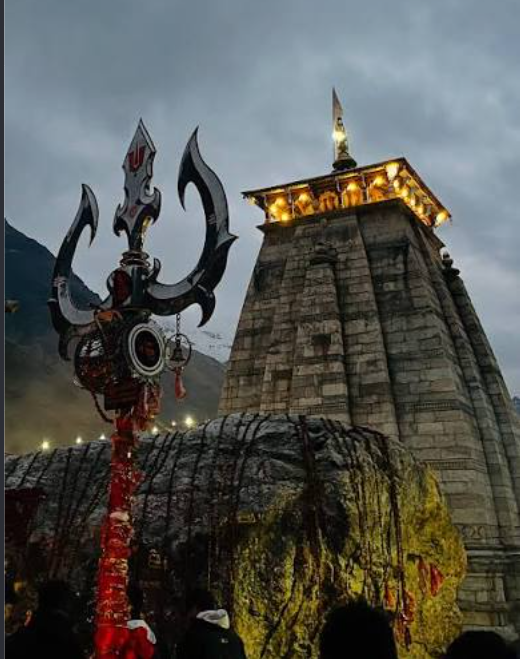 केदारनाथ मंदिर की प्राचीन पत्थर की वास्तुकला
